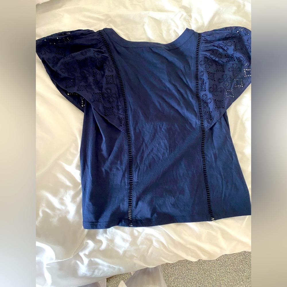 Banana republic lace puff sleeve tee